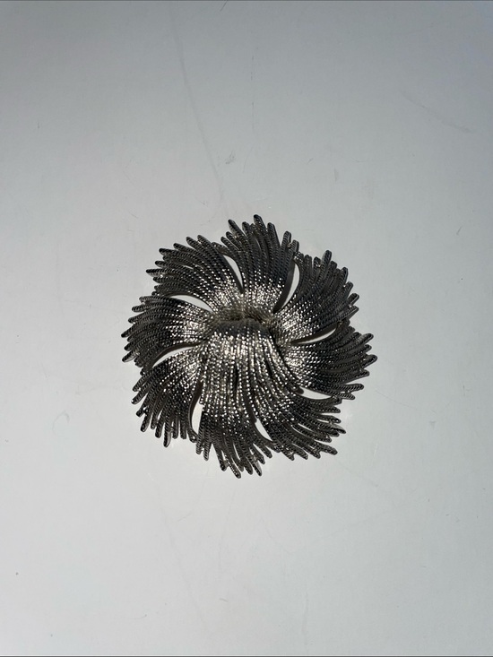 Monet Jewelry - Vintage Monet Stylish Silver Floral Burst Brooch